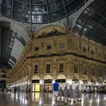 Galleria Vittorio Emanuele II: Il Cuore dello Shopping e dei Caffè Storici a Milano