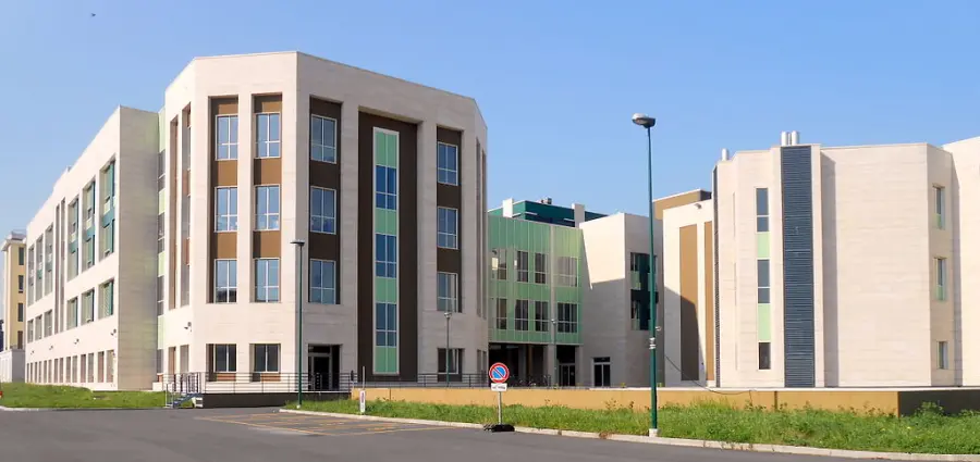 Crans-Montana, Bertolaso racconta i giorni più duri: “Li volevo a casa, vicino al loro Paese”