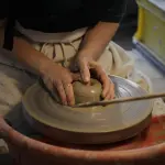 Milano celebra 110 botteghe storiche centenarie: una città raccontata dalle sue insegne