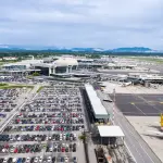 Milano e mobilità aeroportuale: tra treni regionali, auto private e servizi dedicati