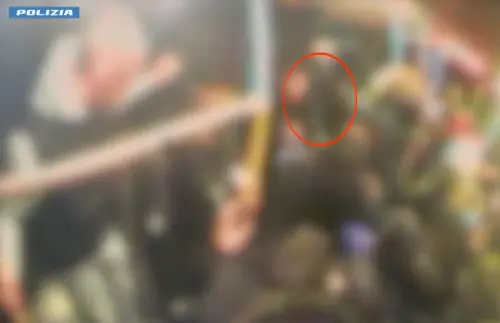 Milano, rapina di gruppo contro un 17enne in bus a Rogoredo: domiciliari per tre giovani