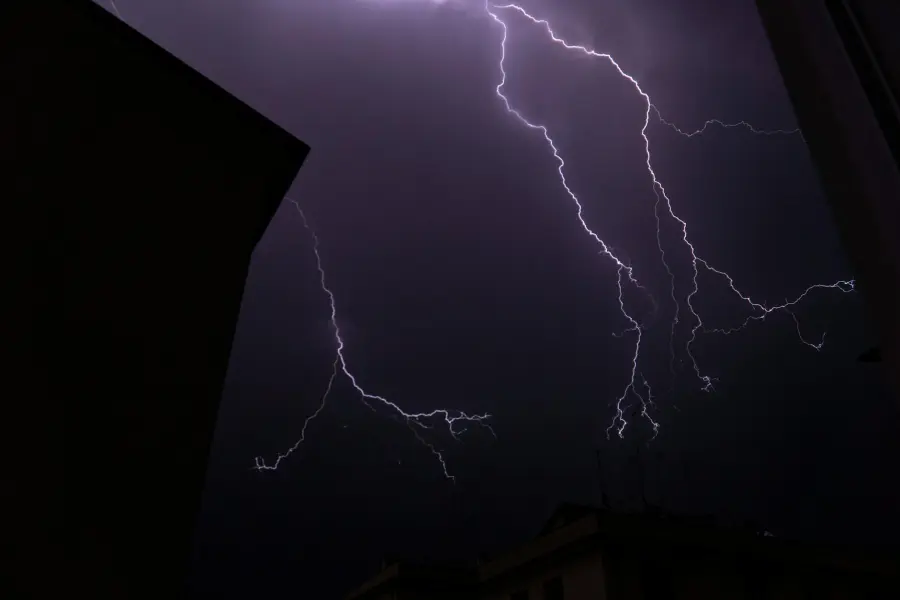 Allerta gialla a Milano, rischio temporali e vento forte per 24 ore