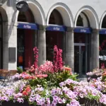 Milano, riaperte via Pellico e Cattaneo: installate 58 fioriere