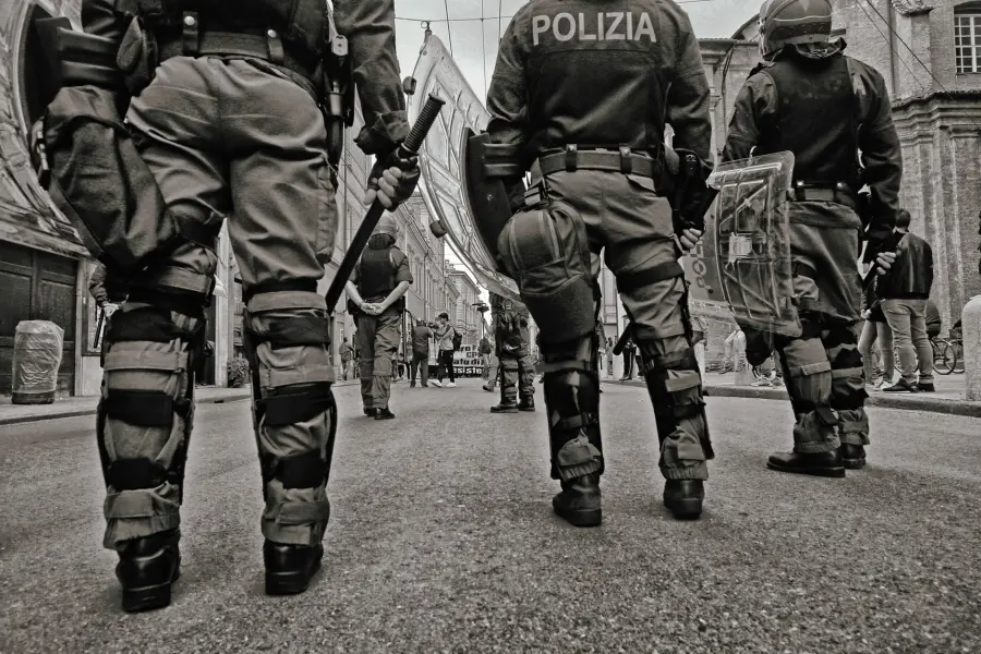 Abbiategrasso, 60 identificati nei controlli alla stazione