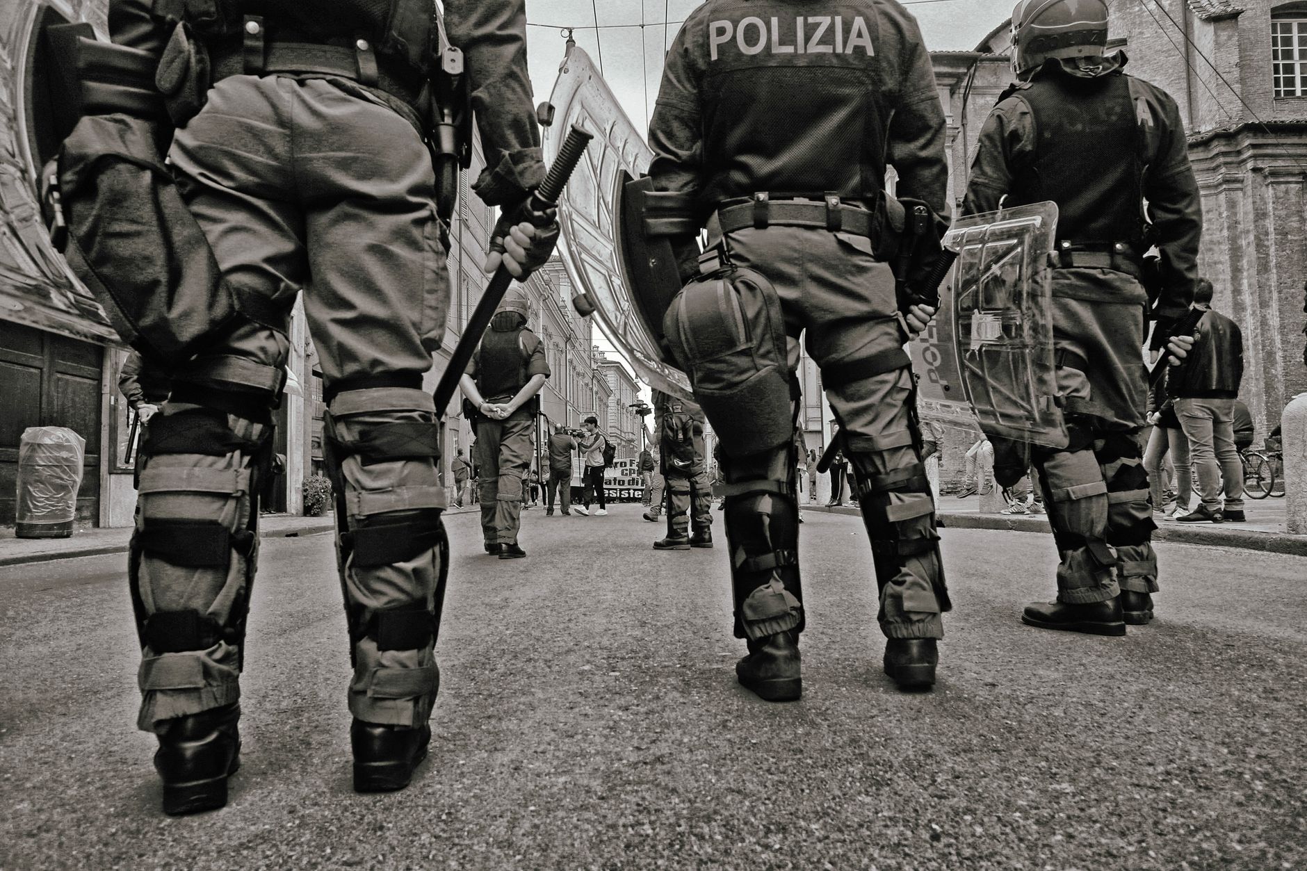 Abbiategrasso, 60 identificati nei controlli alla stazione